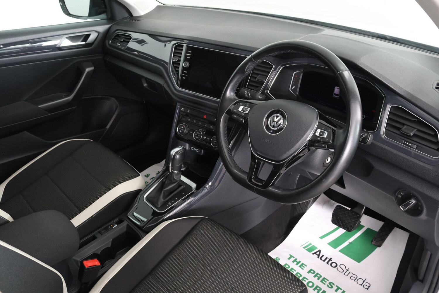 Used Volkswagen T-Roc 2019 for sale - 77021057: Photo 3