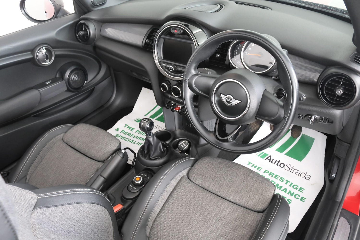 Used MINI Convertible 2016 for sale - 77768231: Photo 3