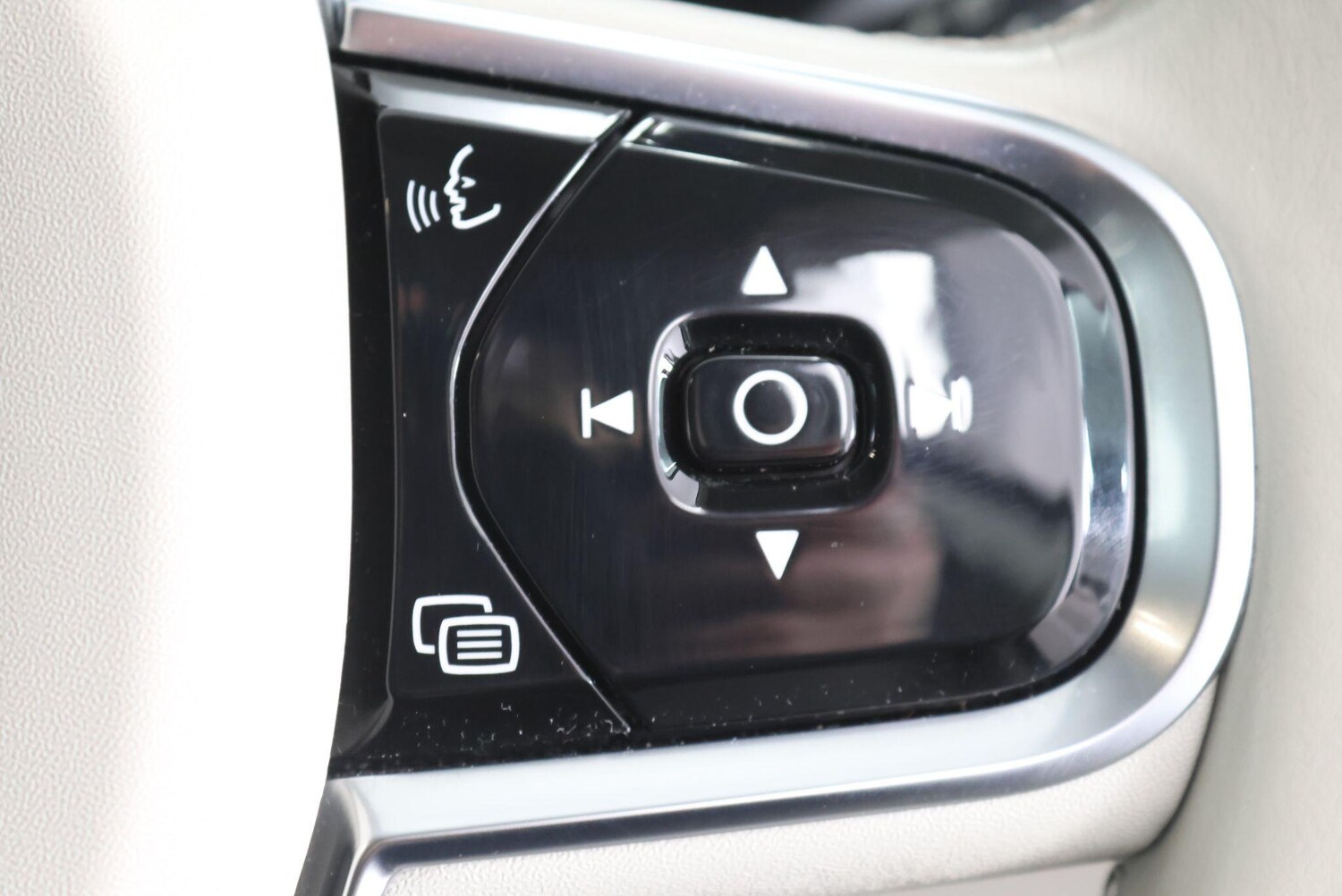 Used Volvo XC60 2023 for sale - 77705054: Photo 26