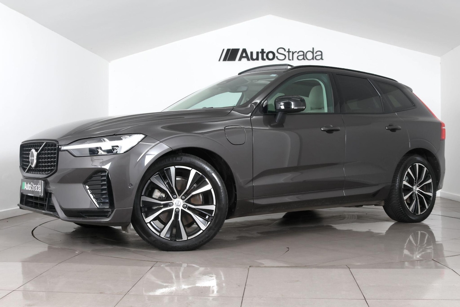 Used Volvo XC60 2023 for sale - 77705054: Photo 5