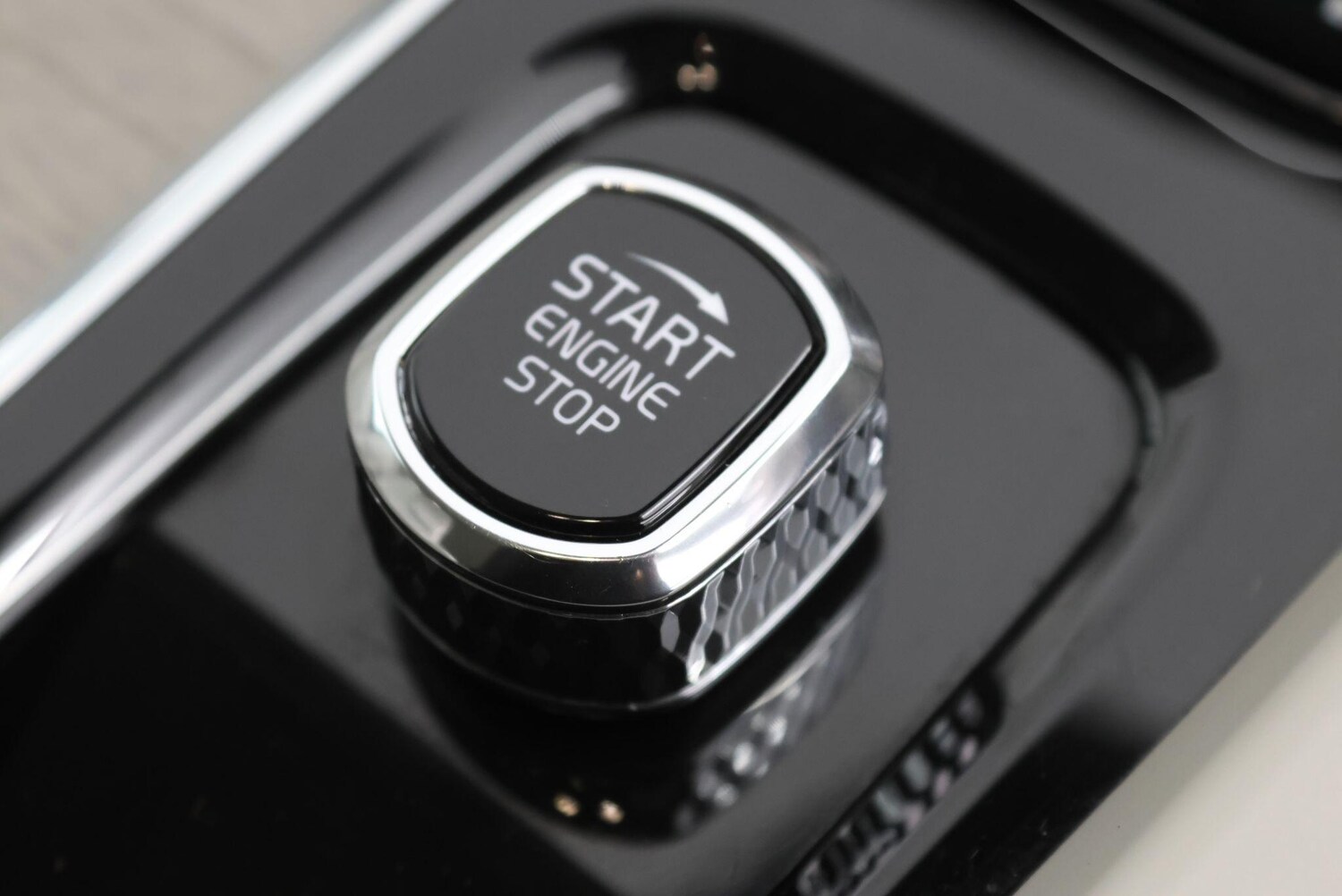 Used Volvo XC60 2023 for sale - 77705054: Photo 51