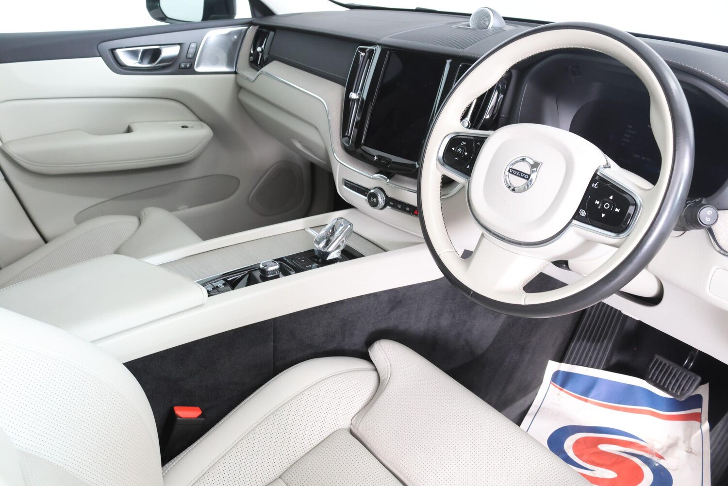 Used Volvo XC60 2023 for sale - 77705054: Photo 59
