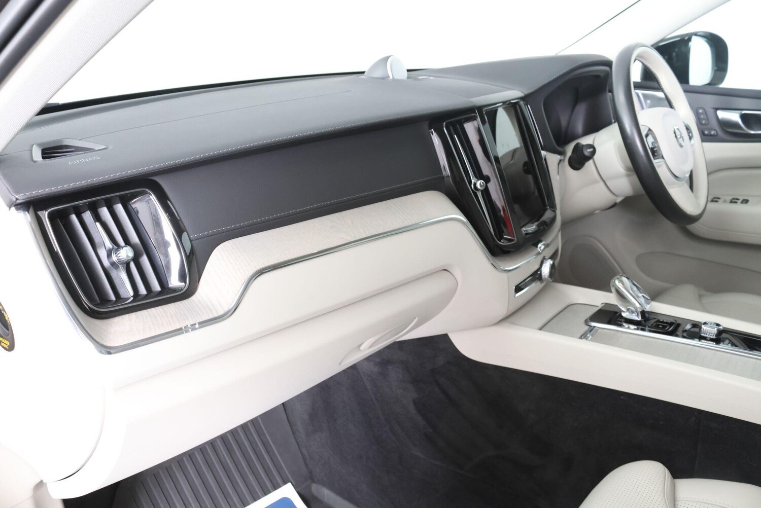 Used Volvo XC60 2023 for sale - 77705054: Photo 60