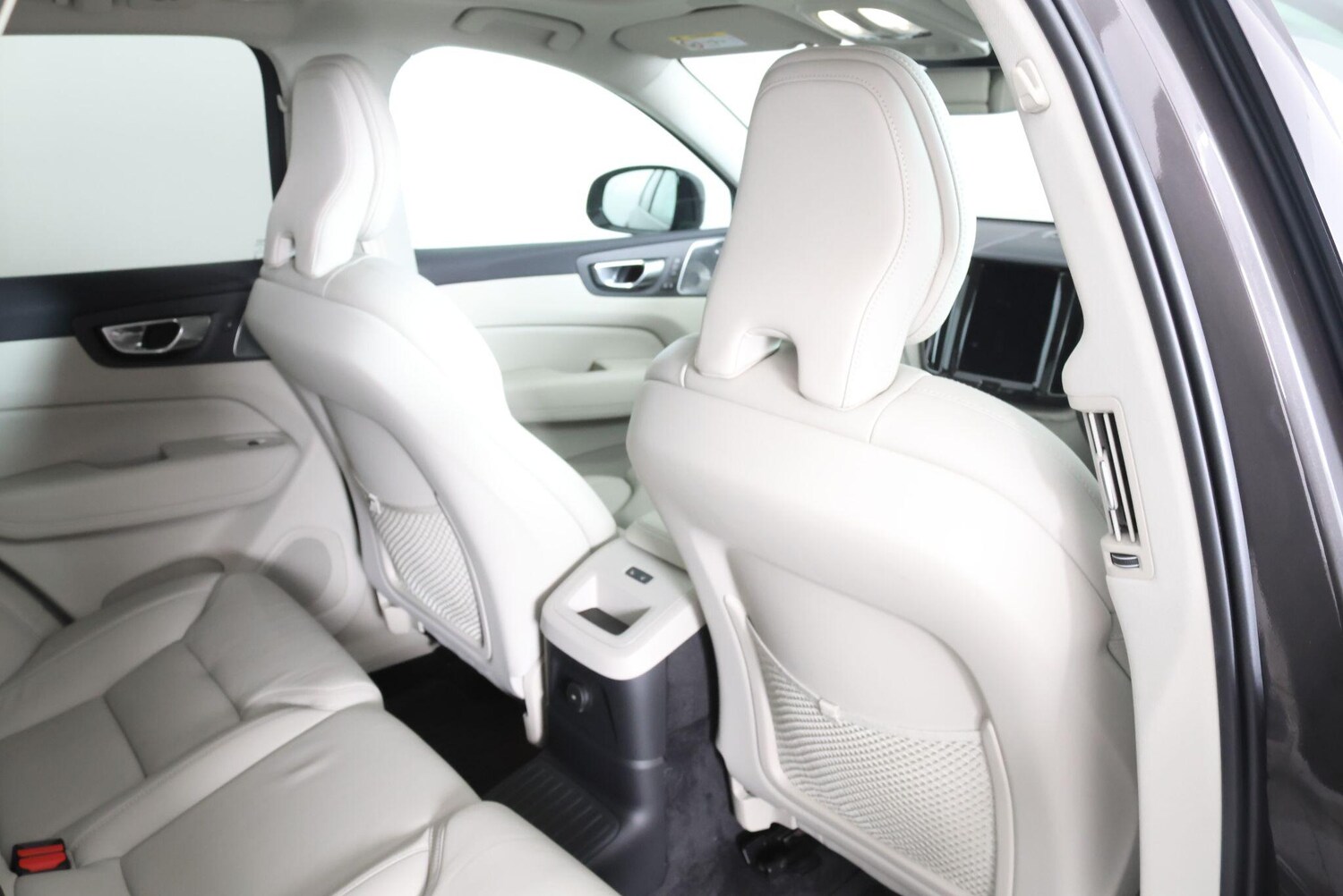 Used Volvo XC60 2023 for sale - 77705054: Photo 69