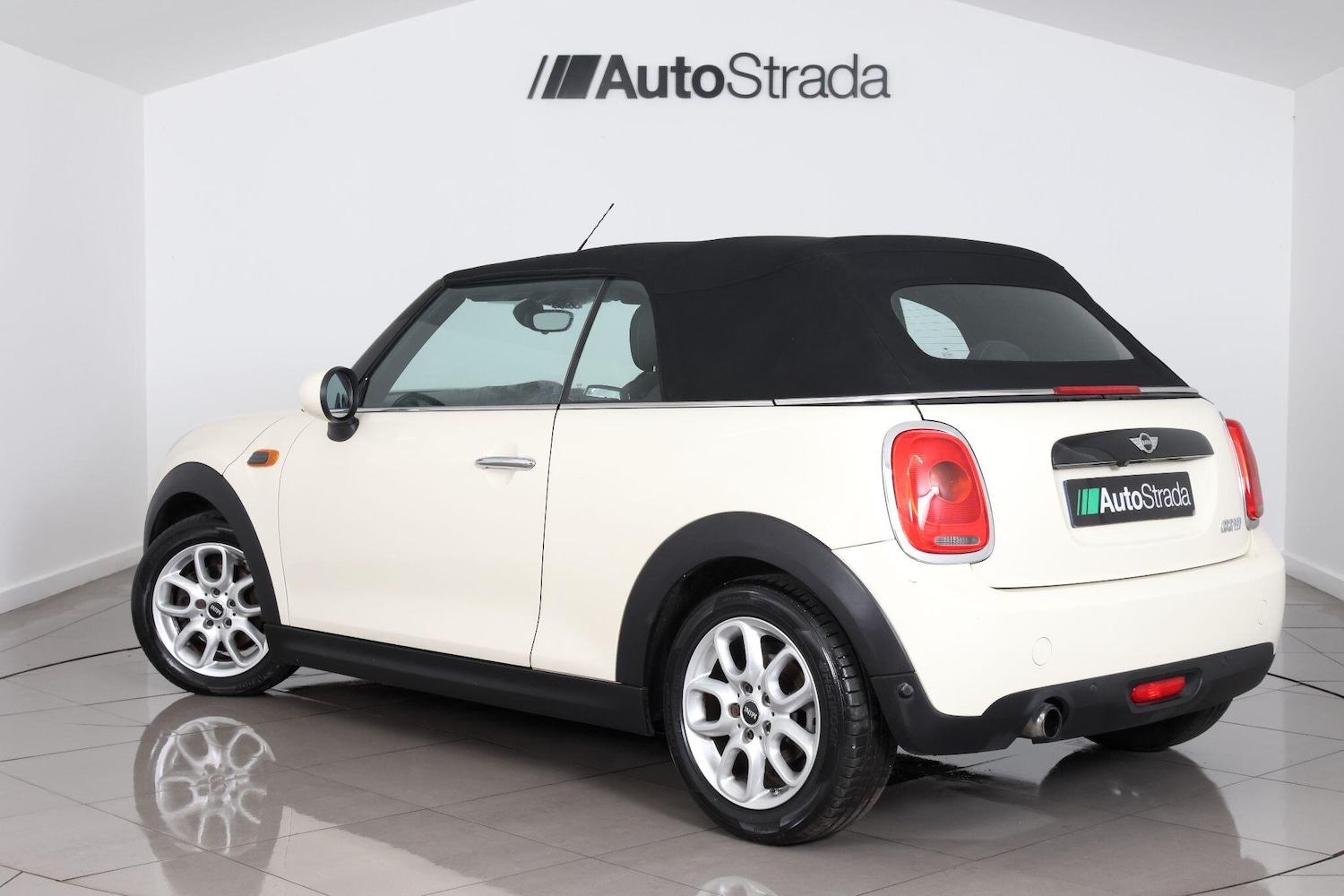 Used MINI Convertible 2017 for sale - 77109127: Photo 17