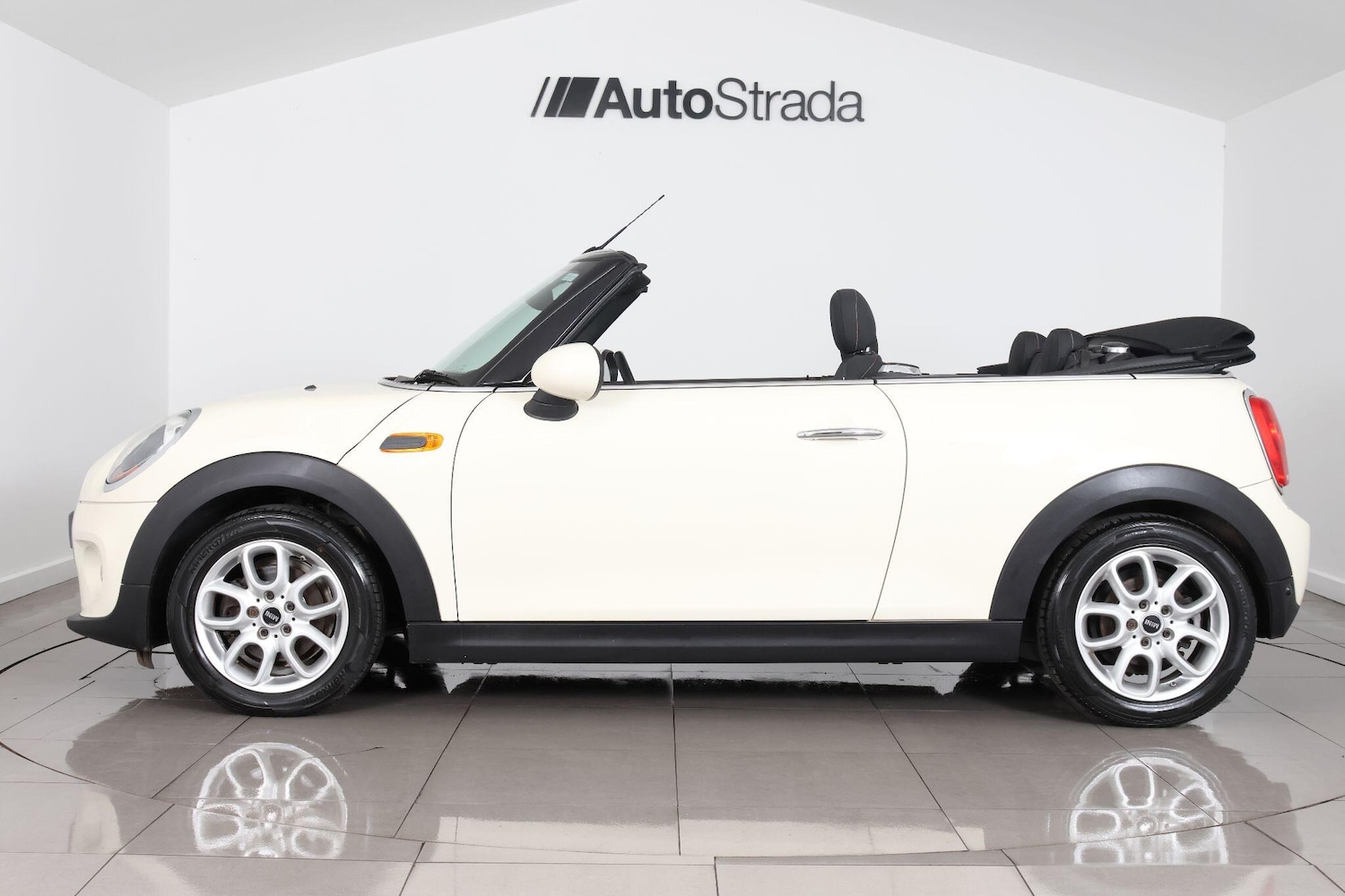 Used MINI Convertible 2017 for sale - 77109127: Photo 7