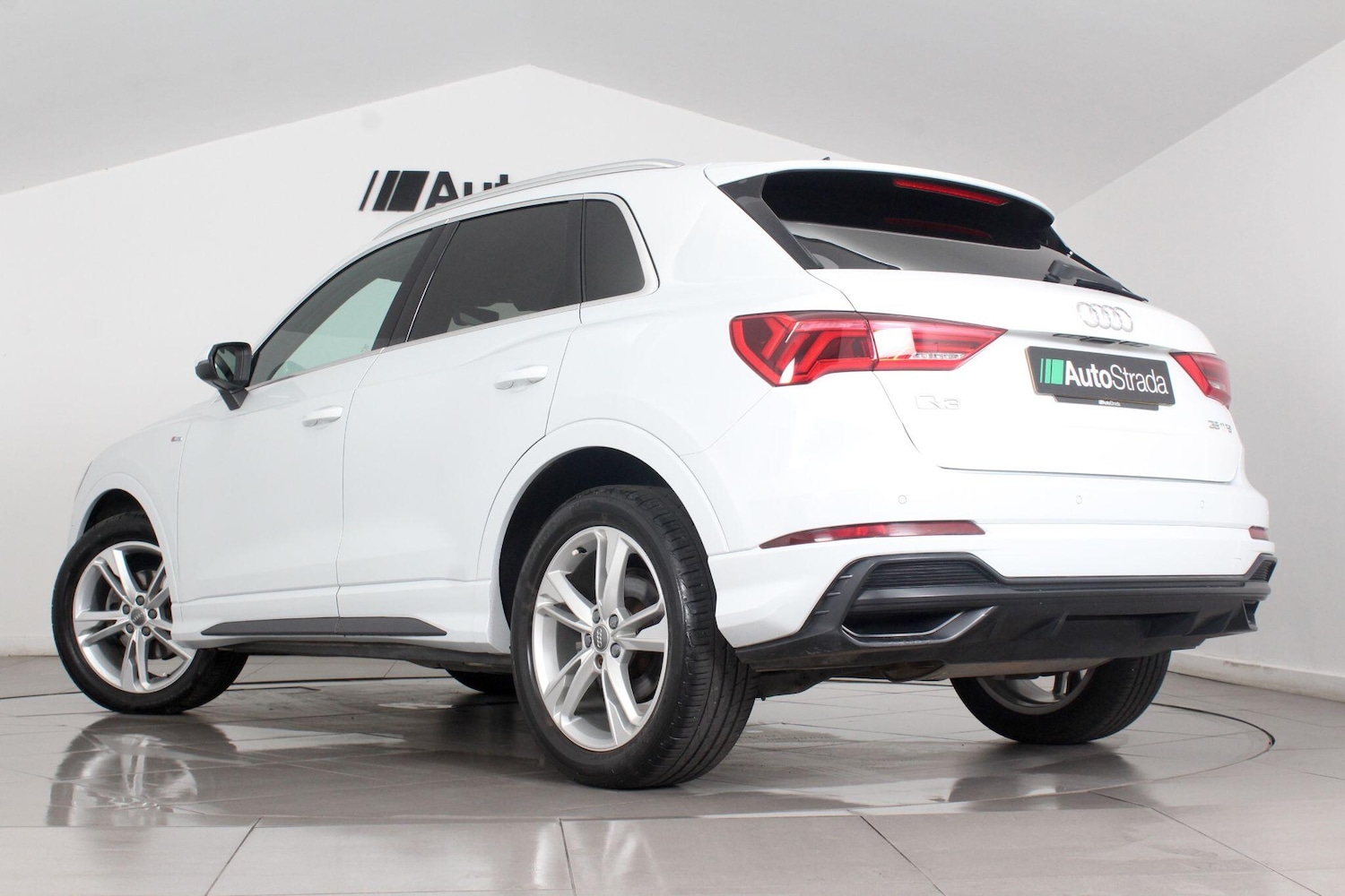 Used Audi Q3 2020 for sale - 76989607: Photo 10