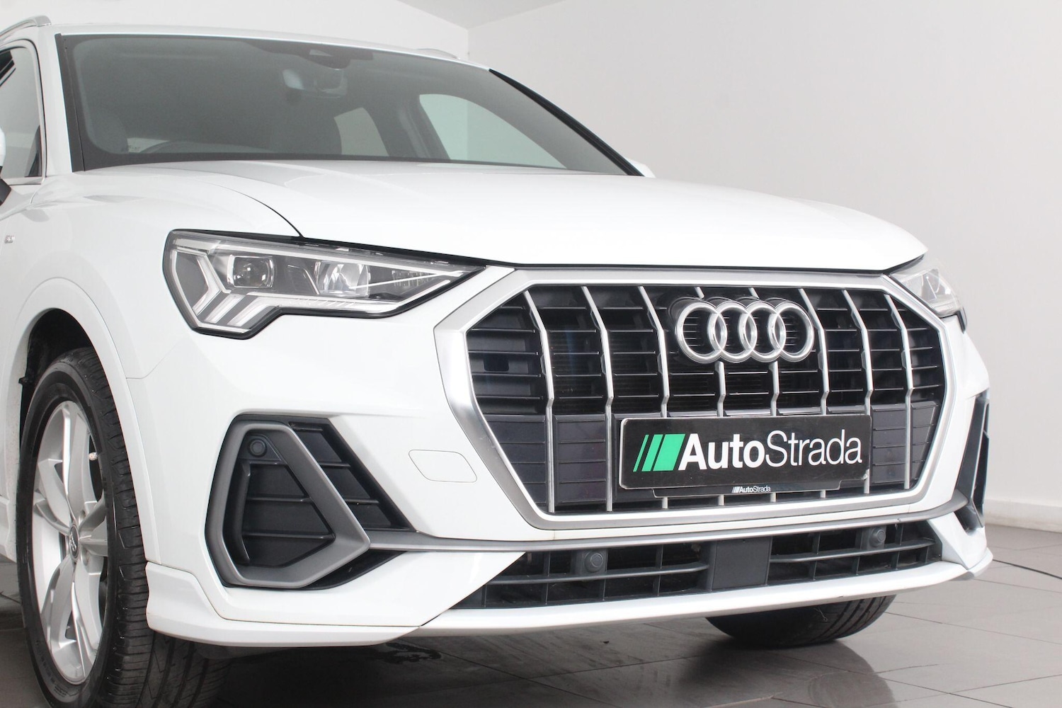 Used Audi Q3 2020 for sale - 76989607: Photo 64