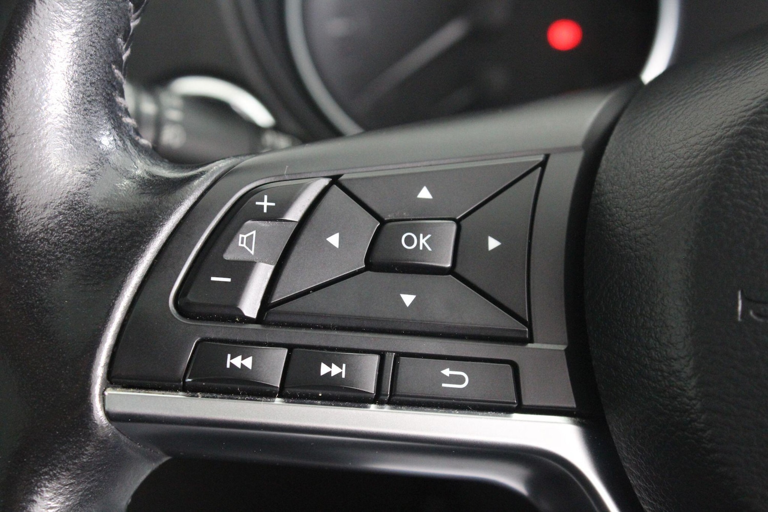 Used Nissan Qashqai for sale - 76996300: Photo 26