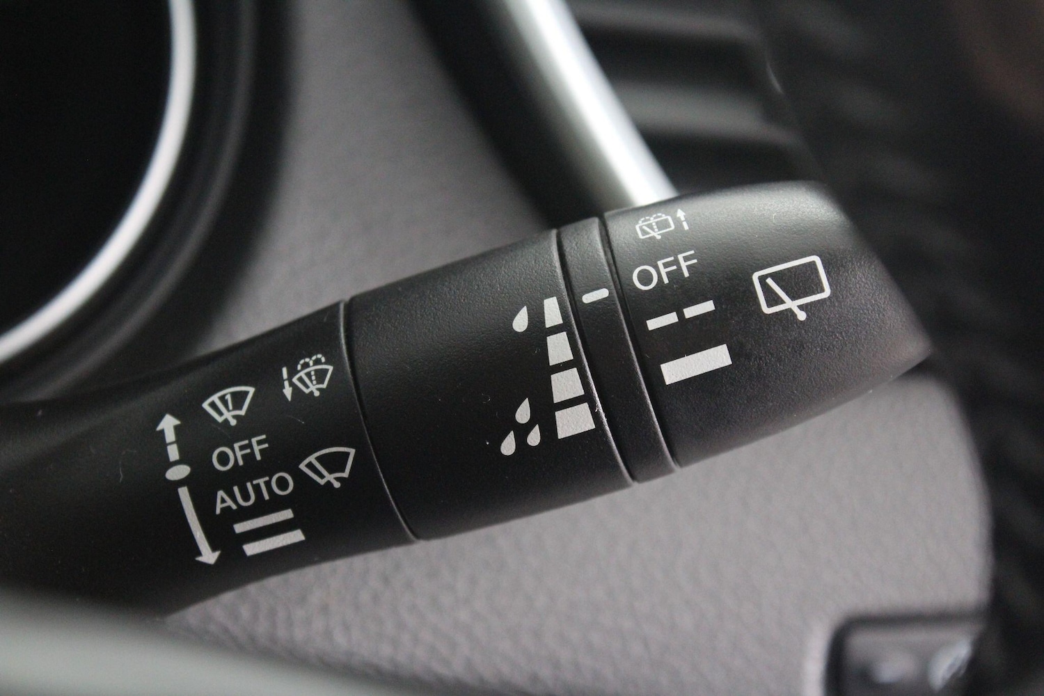 Used Nissan Qashqai for sale - 76996300: Photo 30