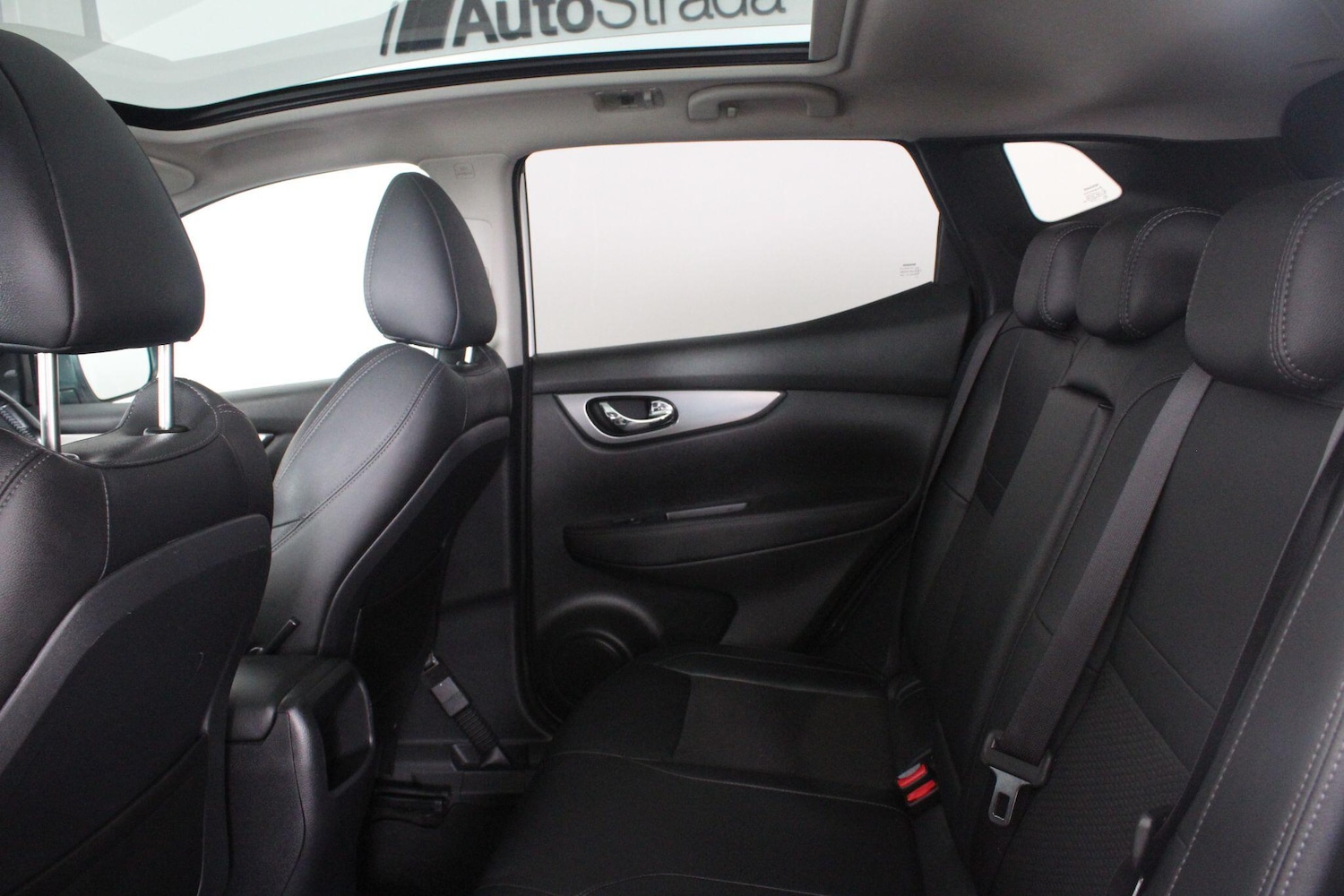 Used Nissan Qashqai for sale - 76996300: Photo 39