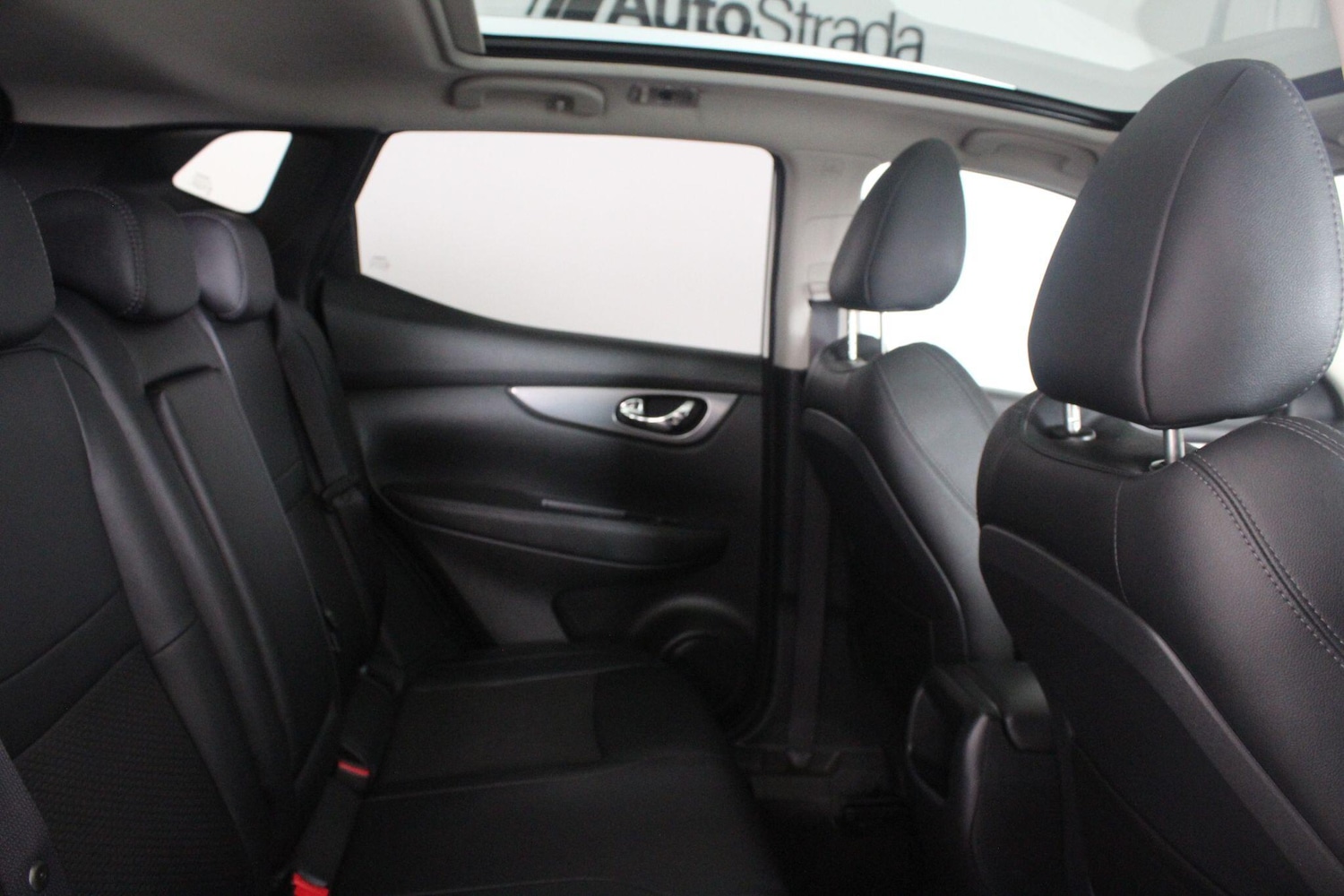 Used Nissan Qashqai for sale - 76996300: Photo 42