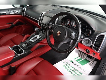 Used Porsche Cayenne 2014 for sale - 77016200: Photo