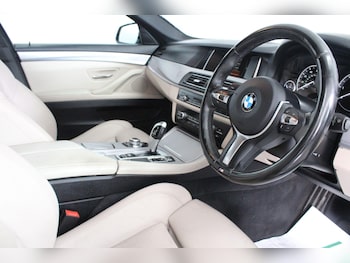 Used BMW 5 Series 2015 for sale - 76990155: Photo