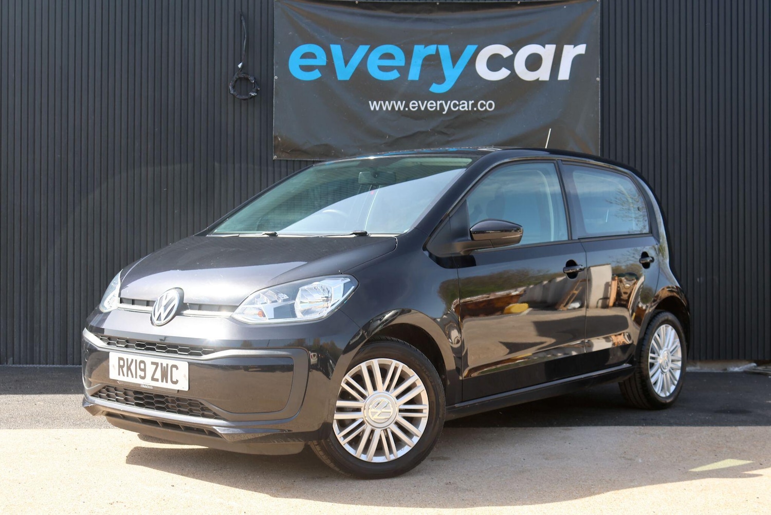 Used Volkswagen up! 2019 for sale - 78185700: Photo 4