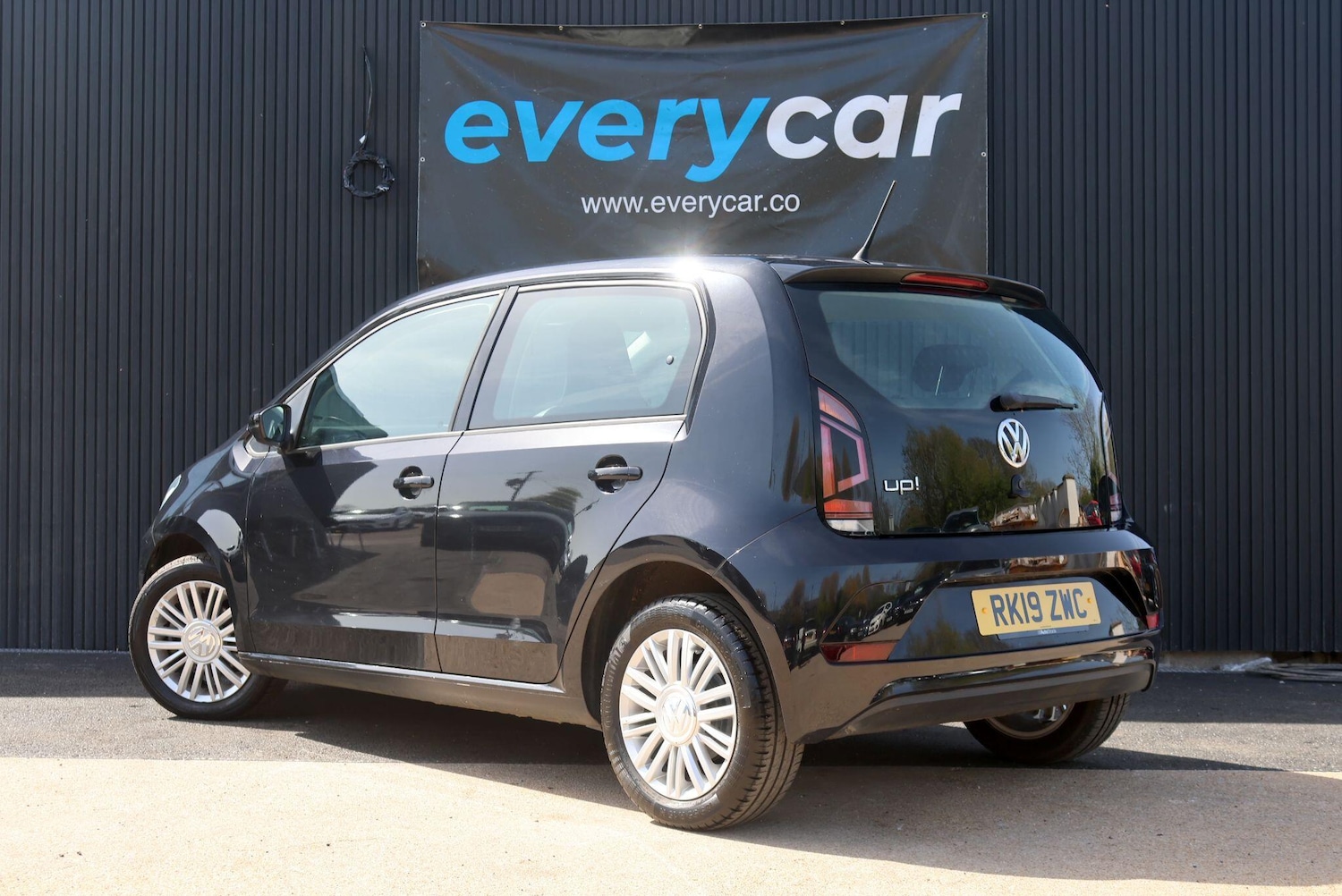 Used Volkswagen up! 2019 for sale - 78185700: Photo 9