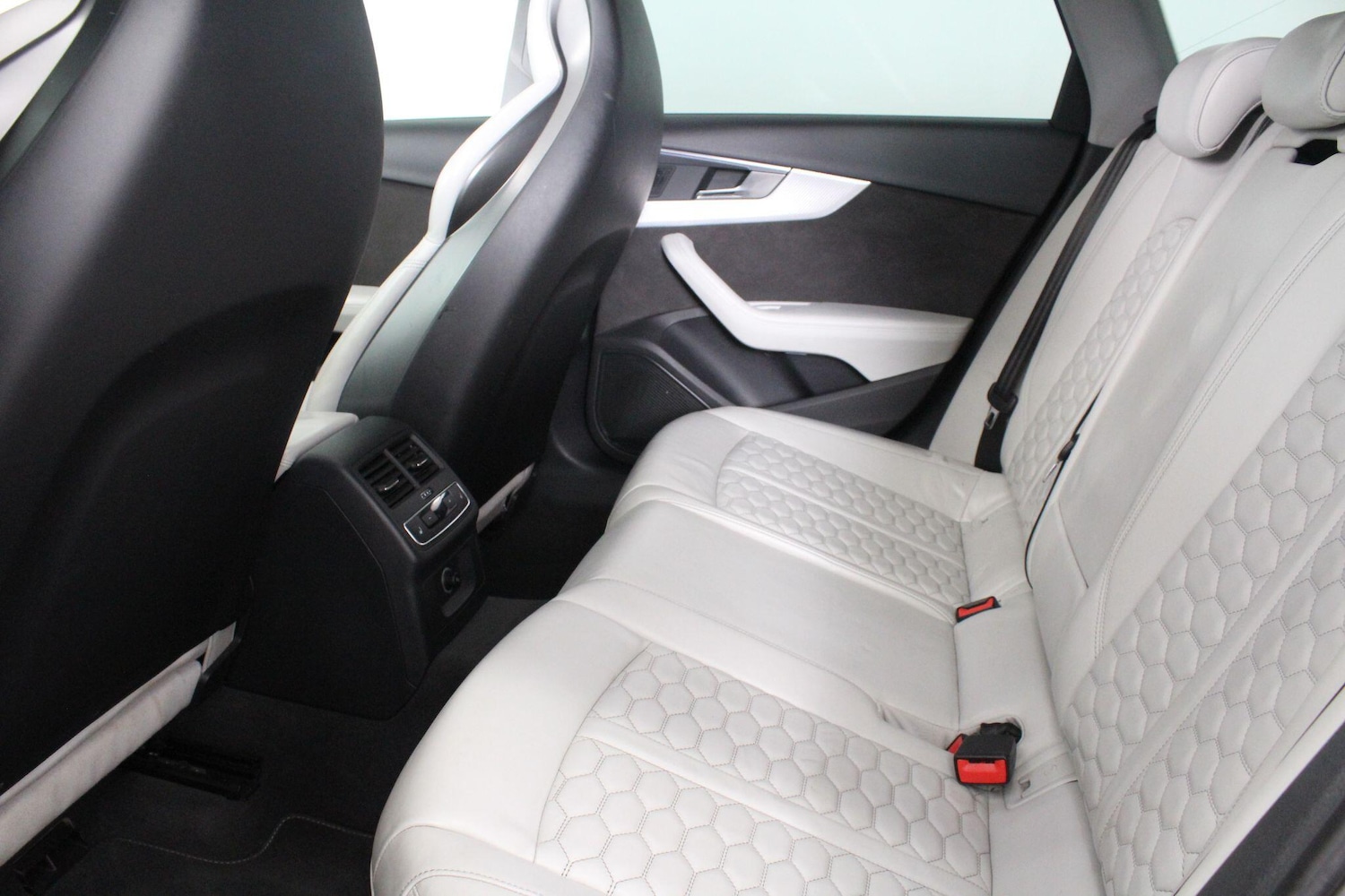 Used Audi RS4 2018 for sale - 76994368: Photo 73