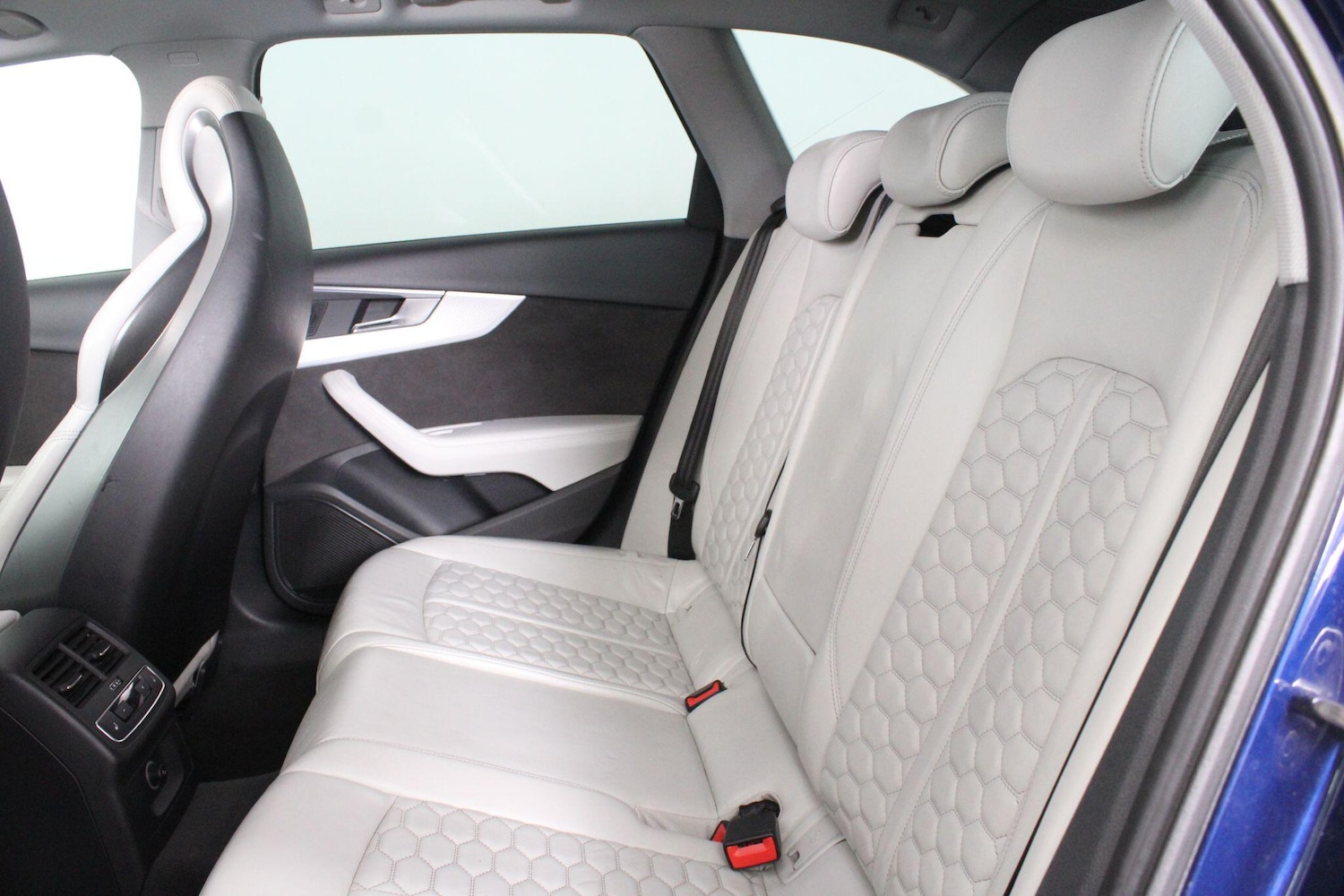 Used Audi RS4 2018 for sale - 76994368: Photo 74