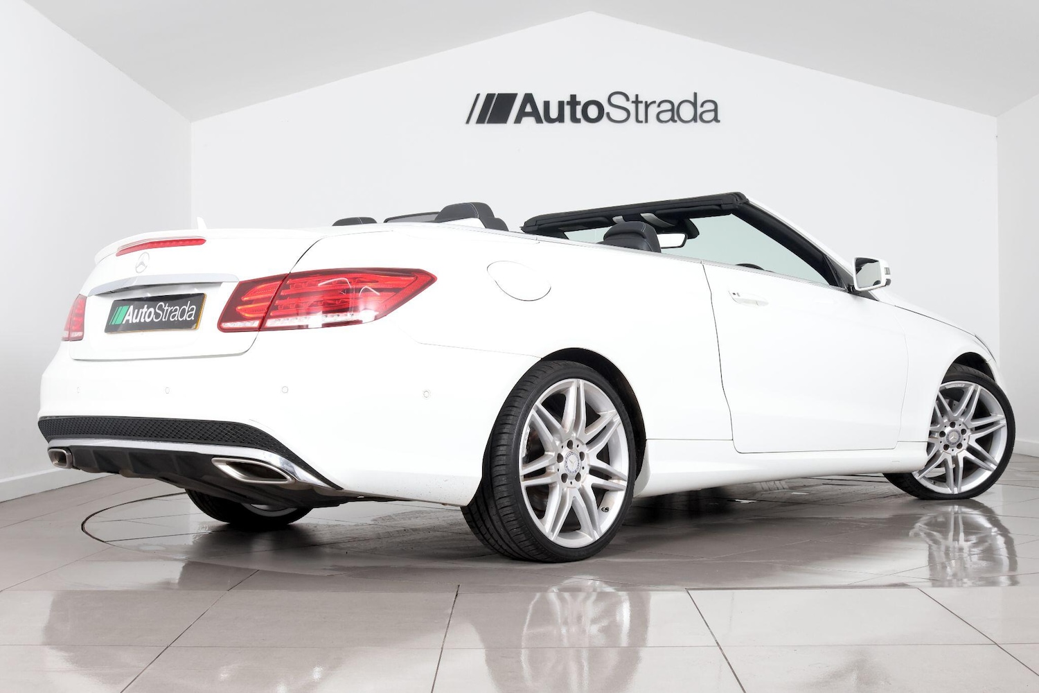 Used Mercedes-Benz E Class for sale - 76990997: Photo 12