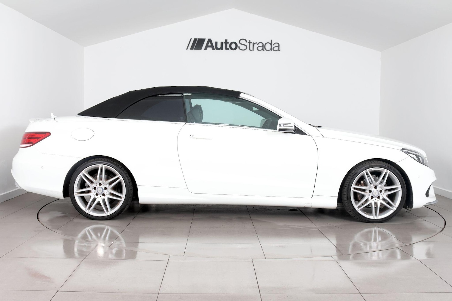 Used Mercedes-Benz E Class for sale - 76990997: Photo 25