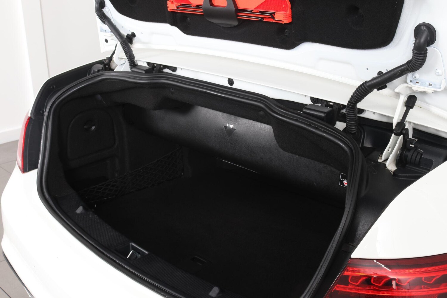 Used Mercedes-Benz E Class for sale - 76990997: Photo 73