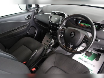 Used Renault Zoe 2018 for sale - 76995055: Photo