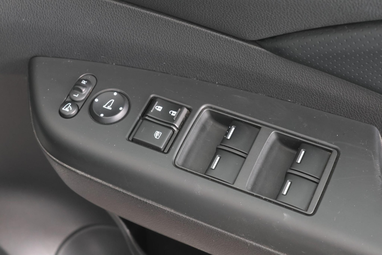 Used Honda CR-V 2013 for sale - 77924943: Photo 42