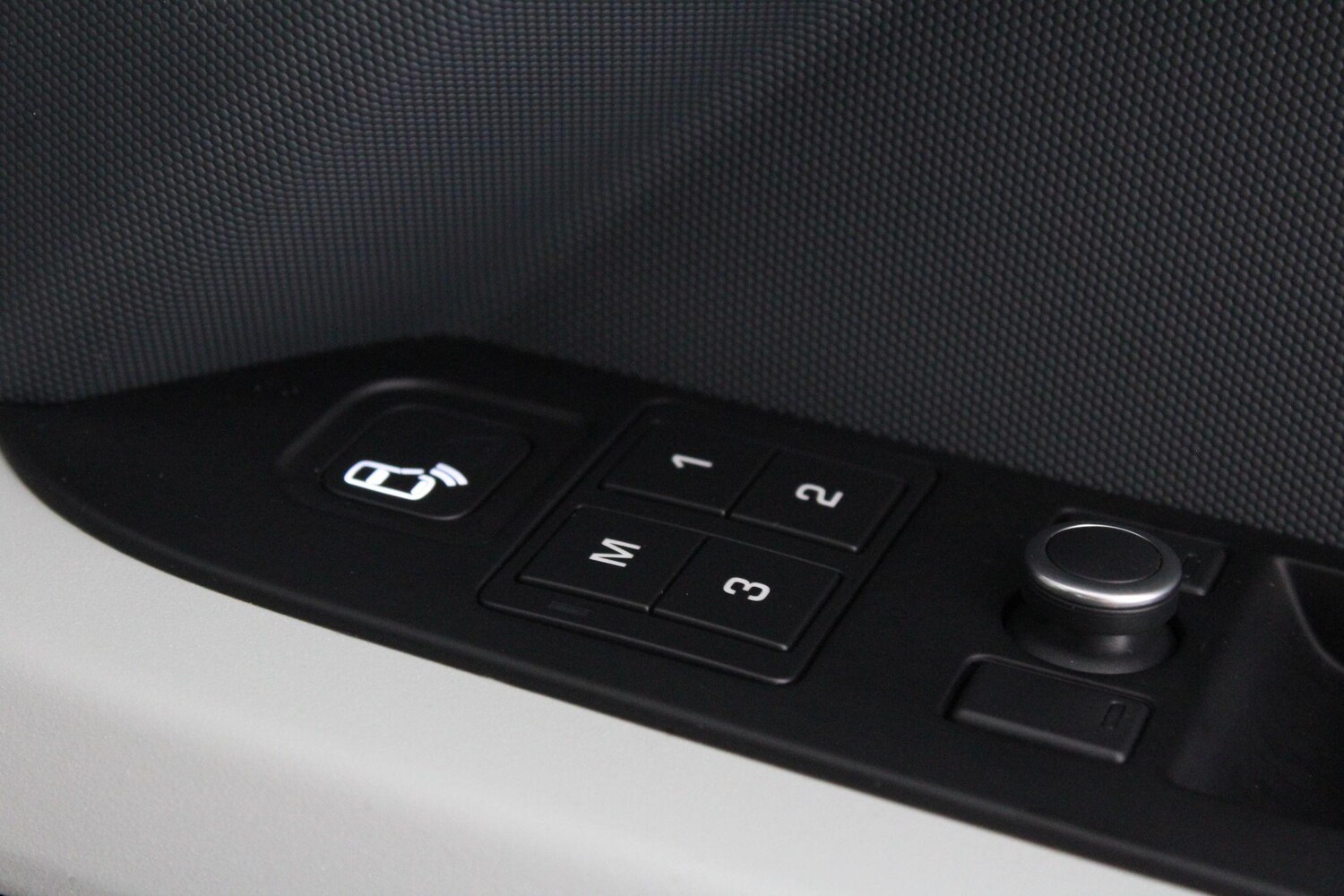 Used Land Rover Defender 2020 for sale - 77345396: Photo 44