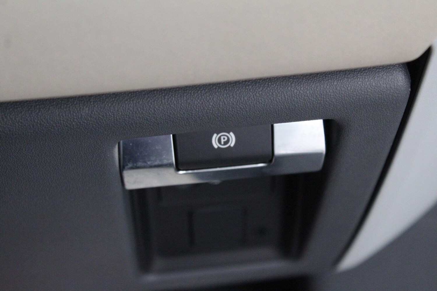 Used Land Rover Defender 2020 for sale - 77345396: Photo 46