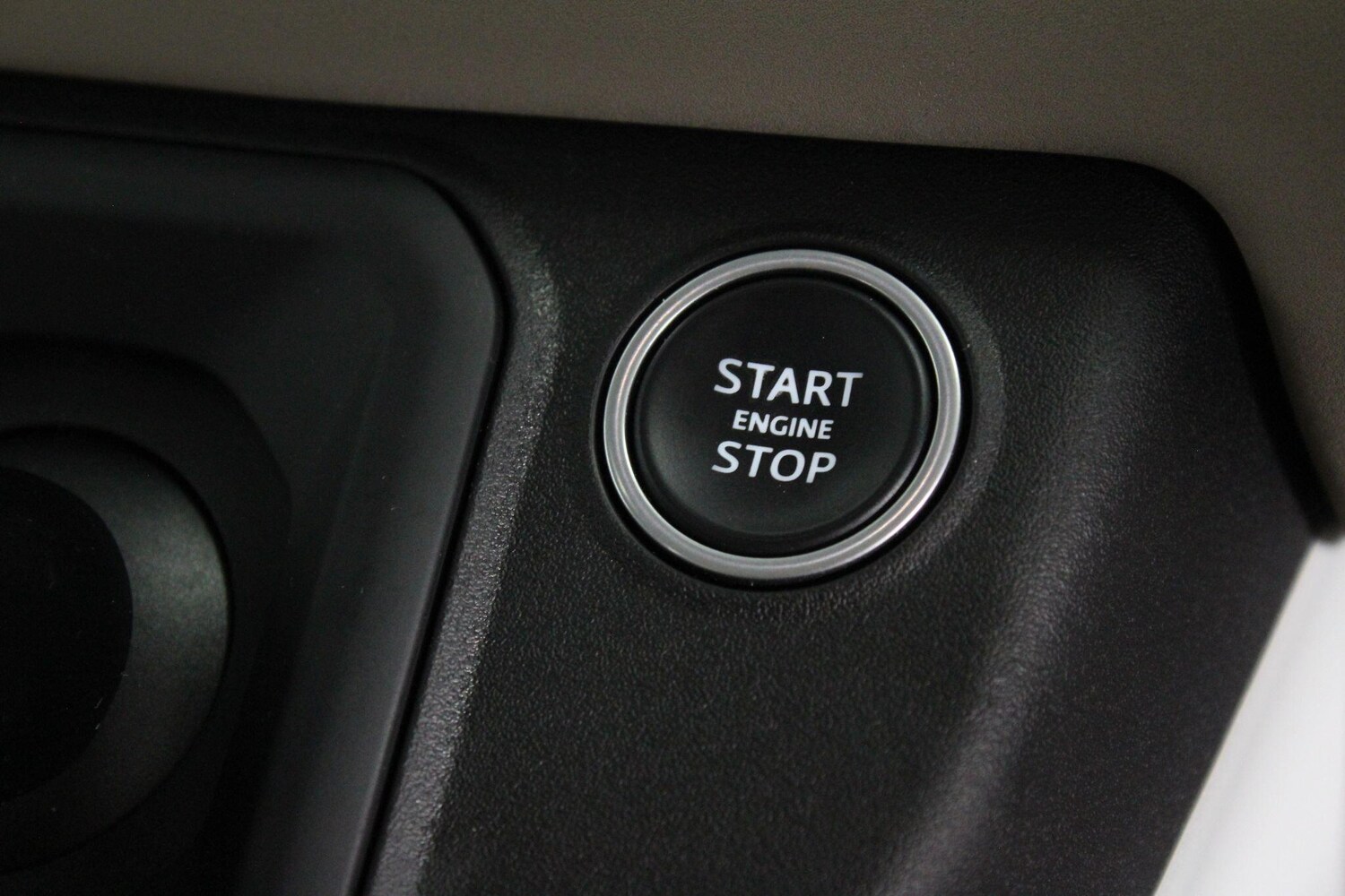 Used Land Rover Defender 2020 for sale - 77345396: Photo 47