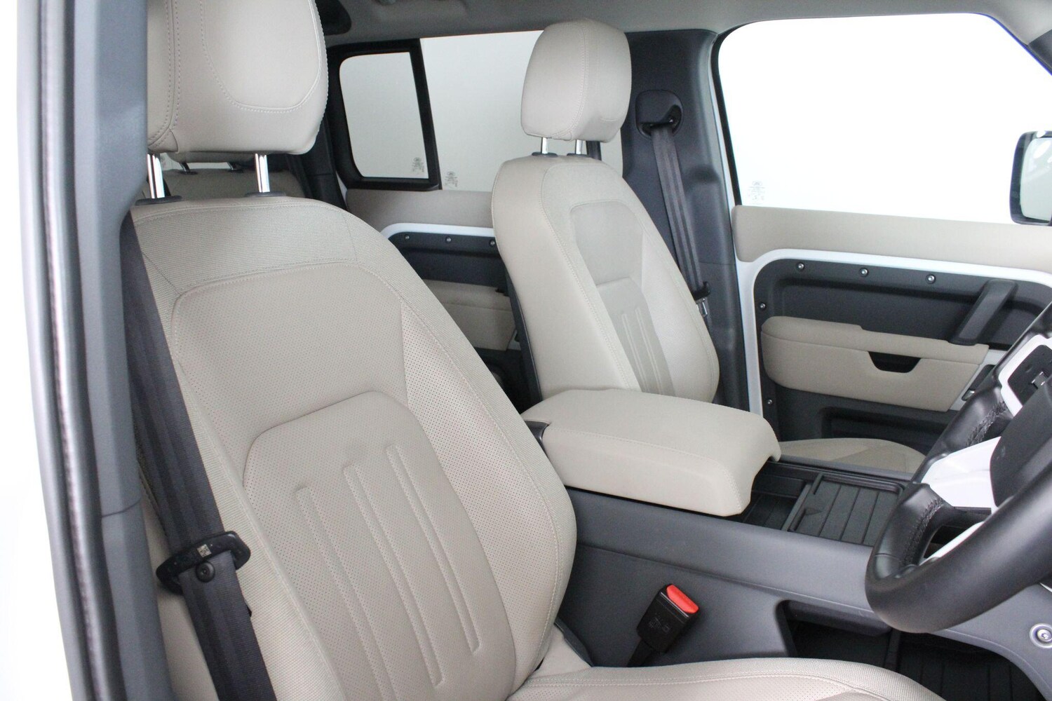 Used Land Rover Defender 2020 for sale - 77345396: Photo 56