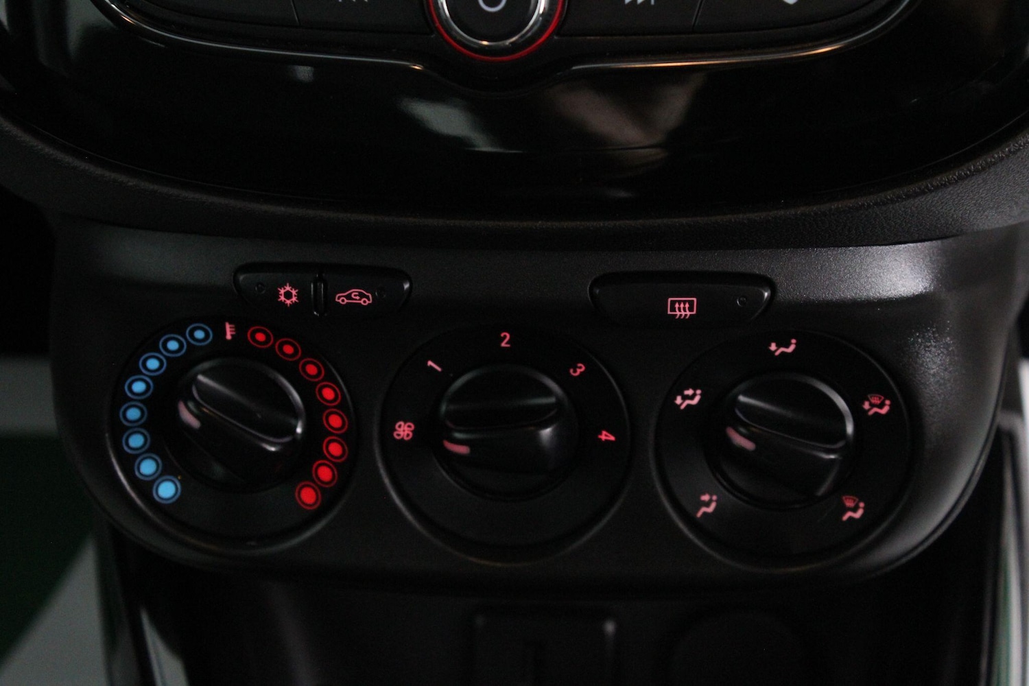 Used Vauxhall ADAM for sale - 76994843: Photo 36