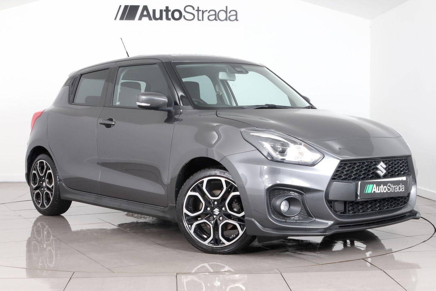 Used Suzuki Swift 2023 for sale - 77549504: Photo 1