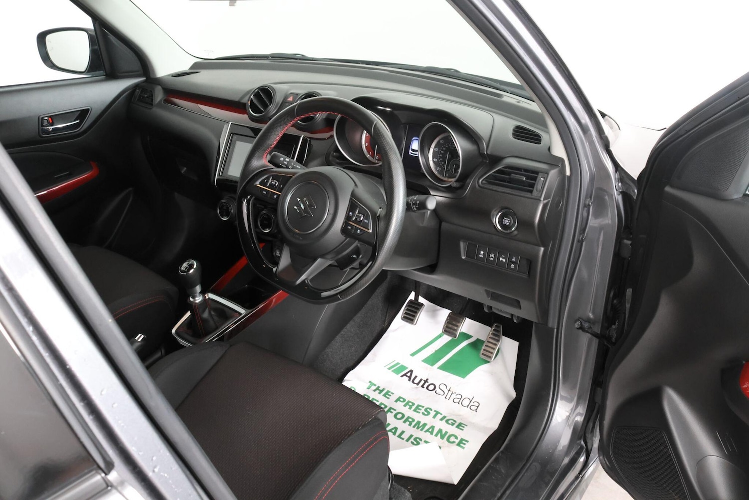 Used Suzuki Swift 2023 for sale - 77549504: Photo 3