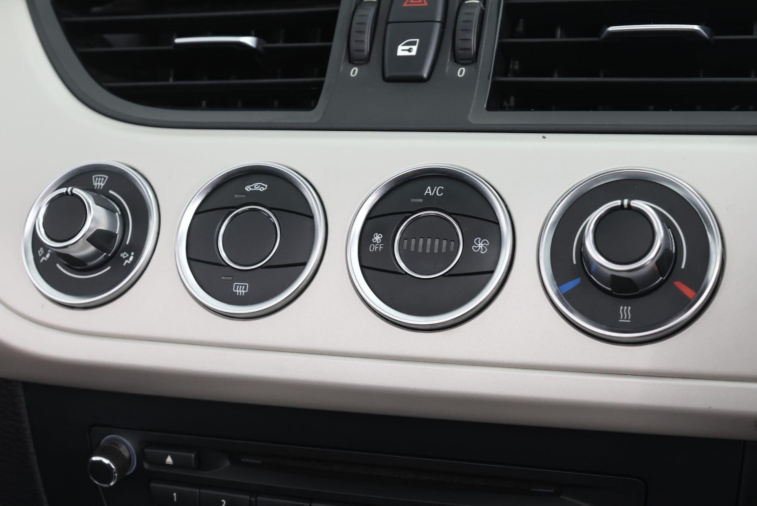 Used BMW Z4 2015 for sale - 77549300: Photo 31