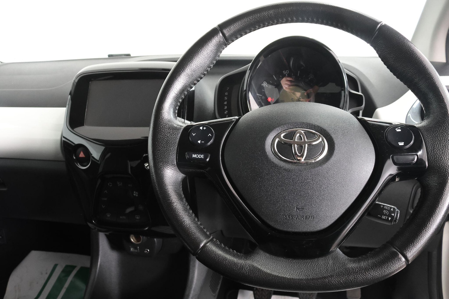 Used Toyota AYGO 2017 for sale - 77255549: Photo 24