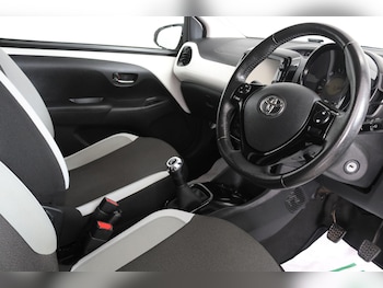 Used Toyota AYGO 2017 for sale - 77255549: Photo