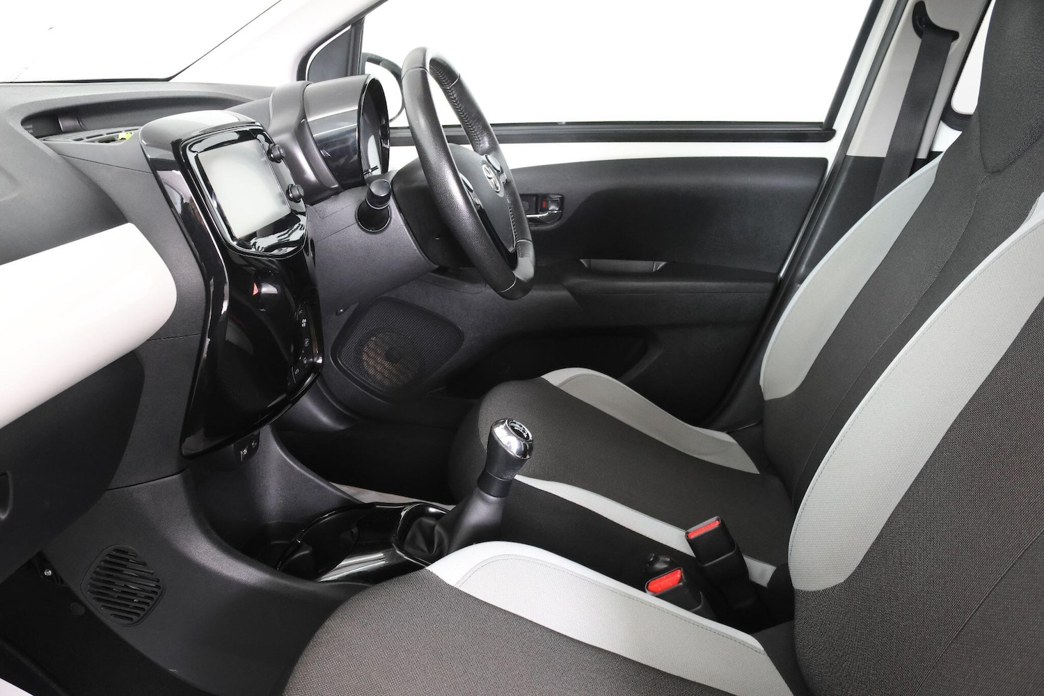 Used Toyota AYGO 2017 for sale - 77255549: Photo 47