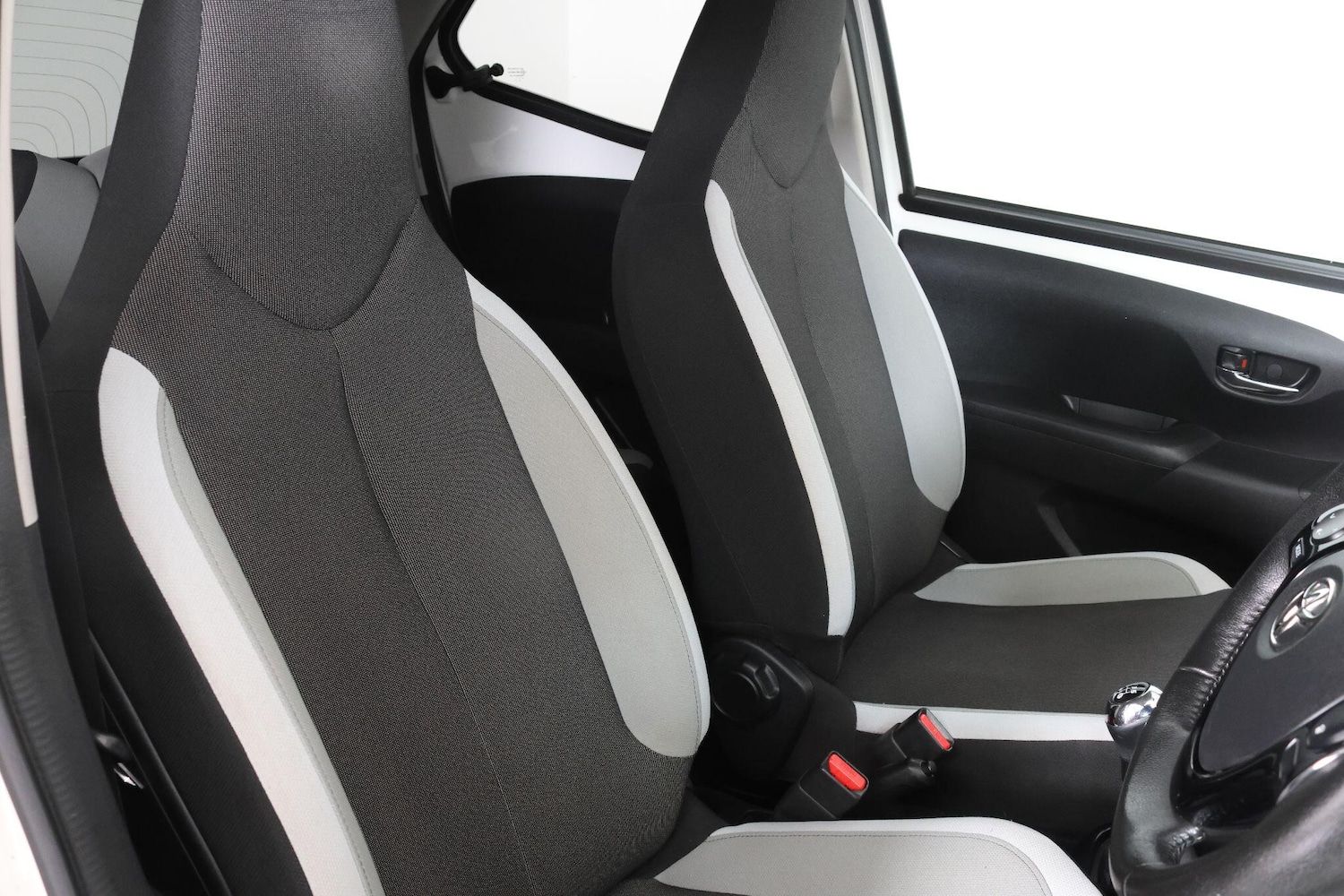 Used Toyota AYGO 2017 for sale - 77255549: Photo 50