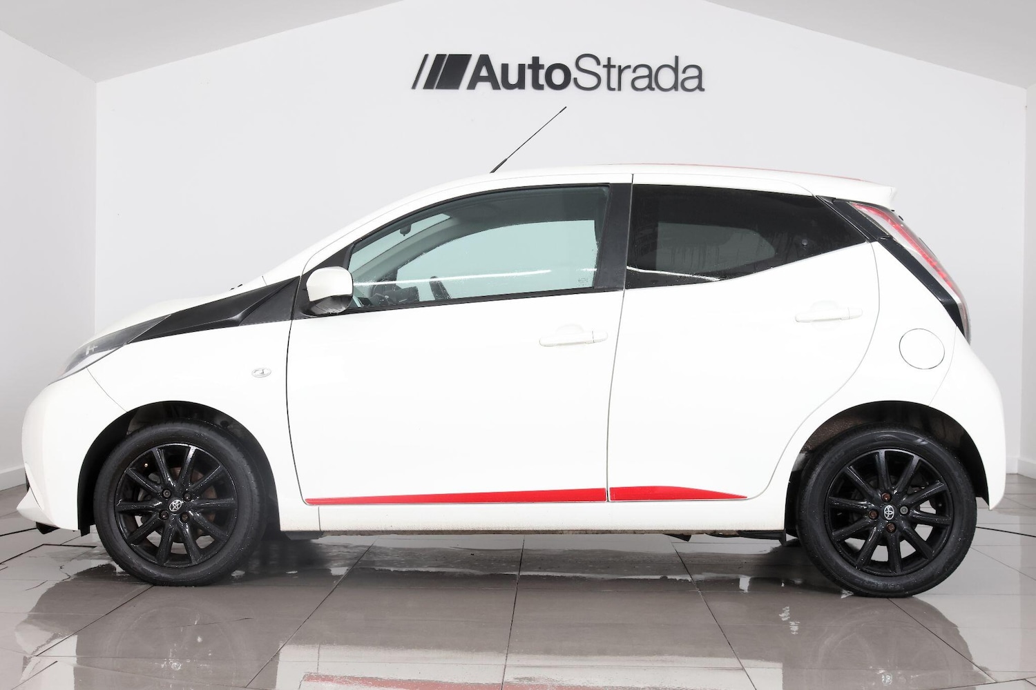 Used Toyota AYGO 2017 for sale - 77255549: Photo 9