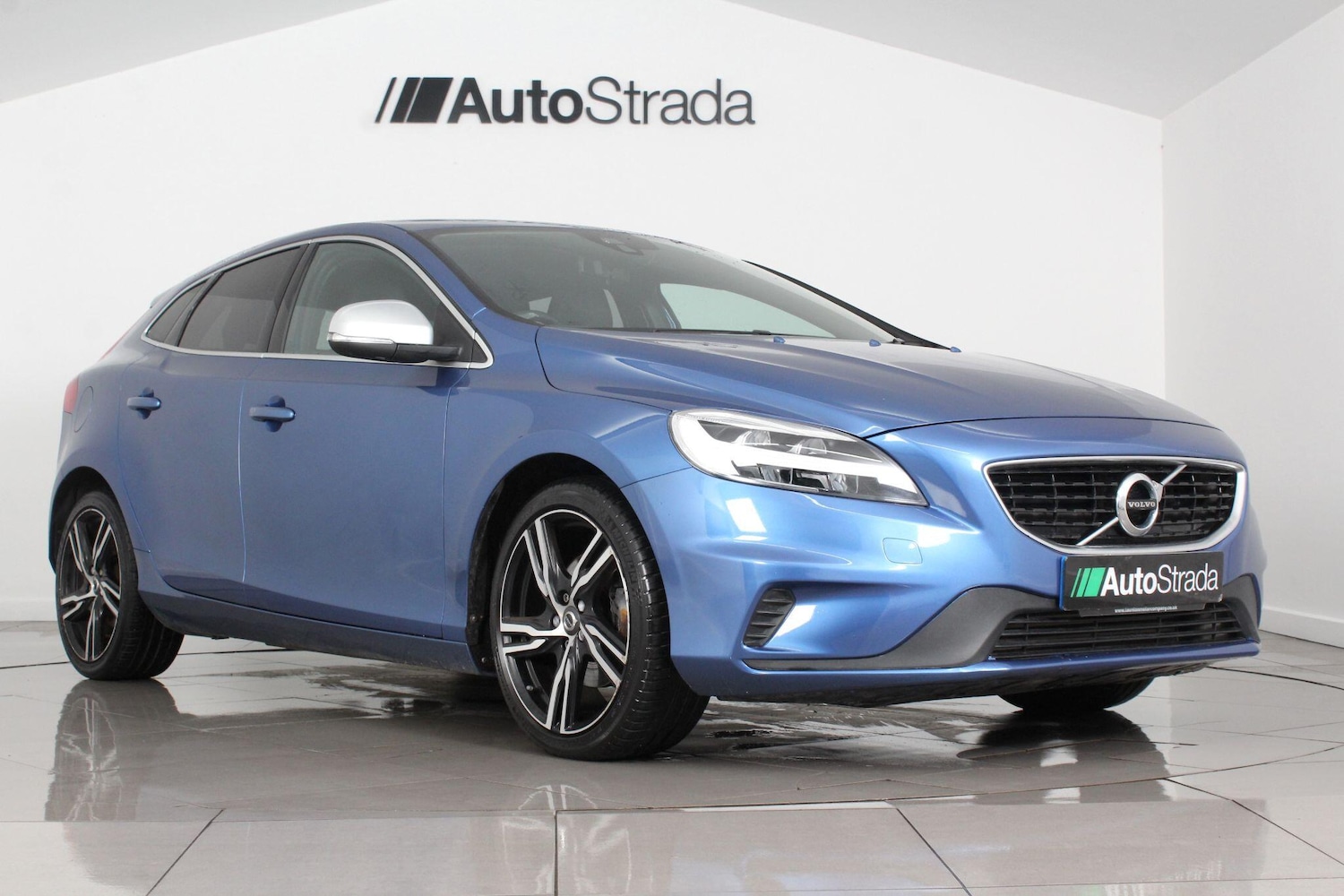 Used Volvo V40 2019 for sale - 76993618: Photo 15
