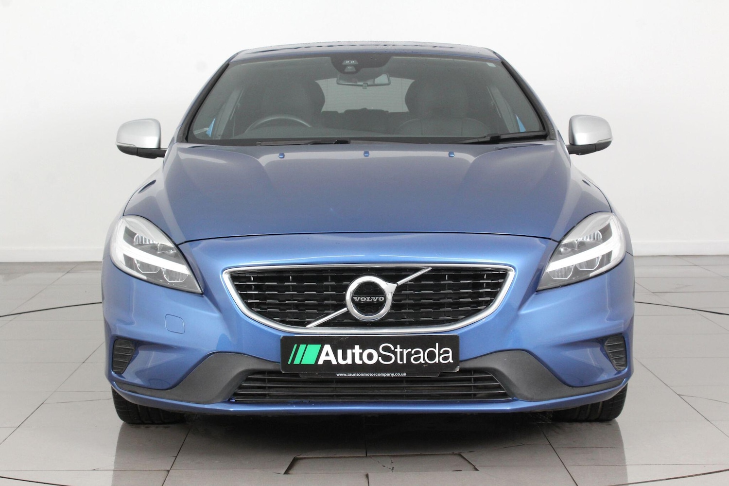 Used Volvo V40 2019 for sale - 76993618: Photo 17