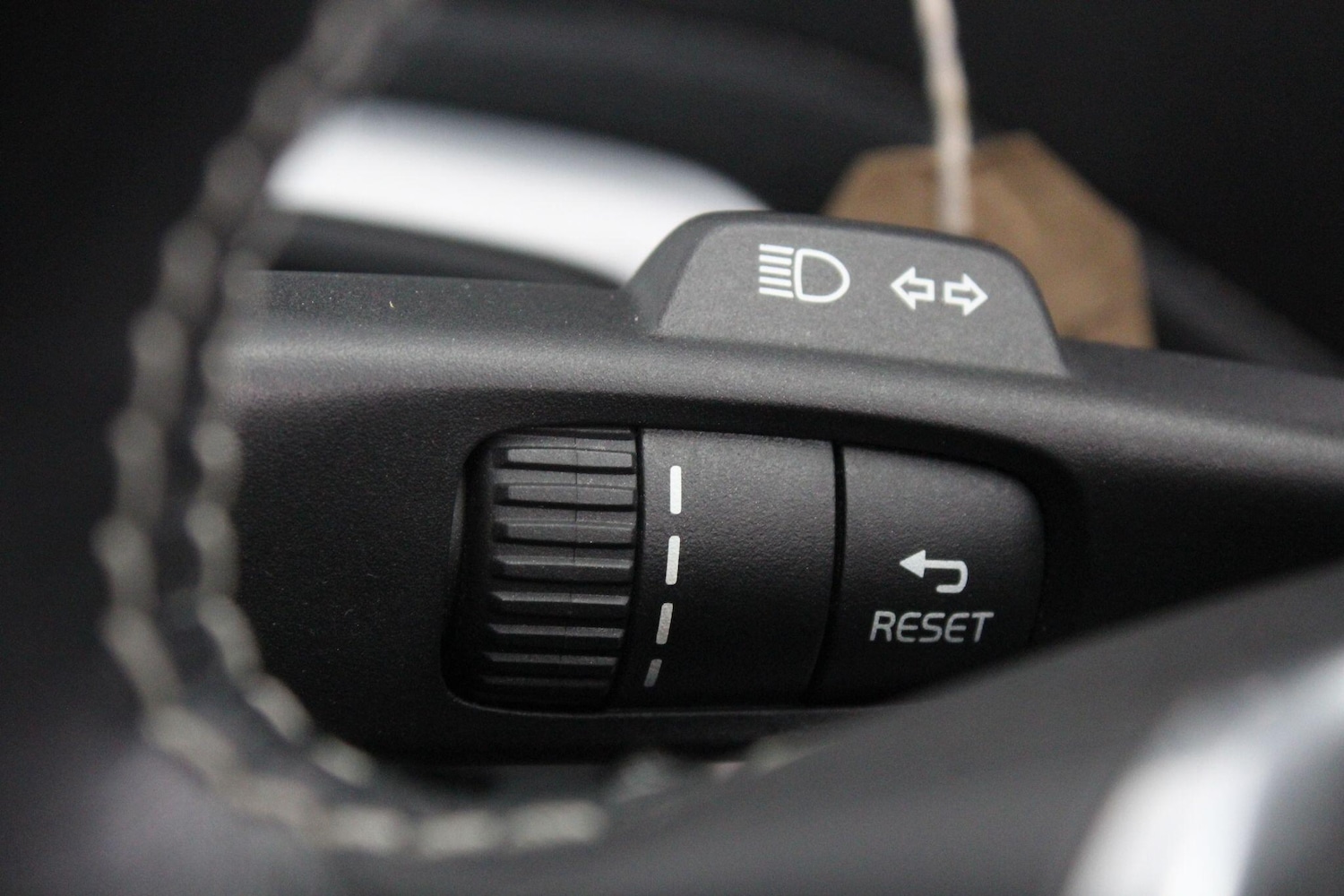 Used Volvo V40 2019 for sale - 76993618: Photo 25