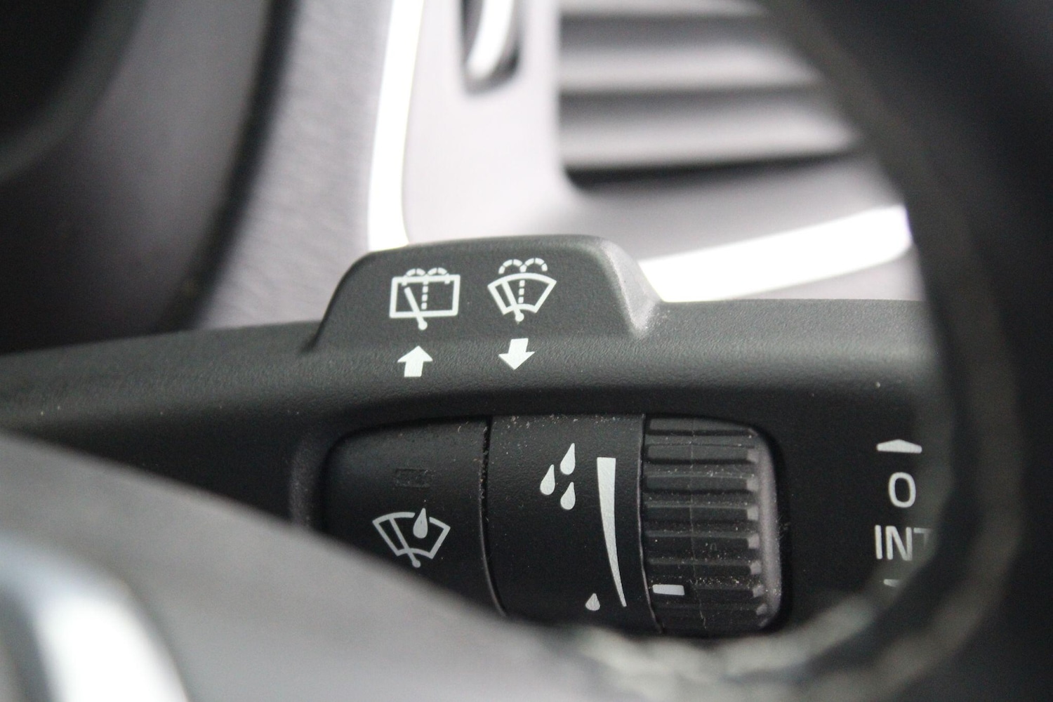 Used Volvo V40 2019 for sale - 76993618: Photo 30