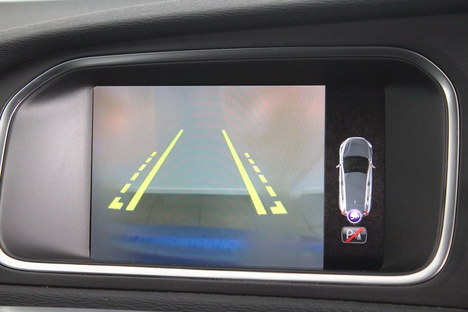 Used Volvo V40 2019 for sale - 76993618: Photo 31