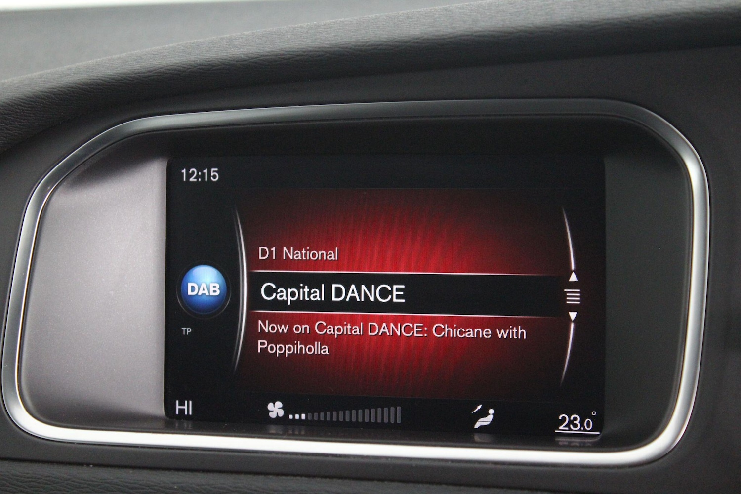 Used Volvo V40 2019 for sale - 76993618: Photo 32