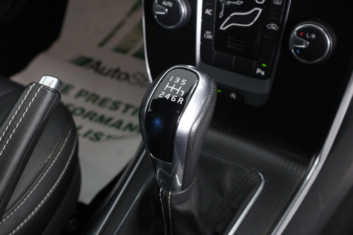 Used Volvo V40 2019 for sale - 76993618: Photo 39