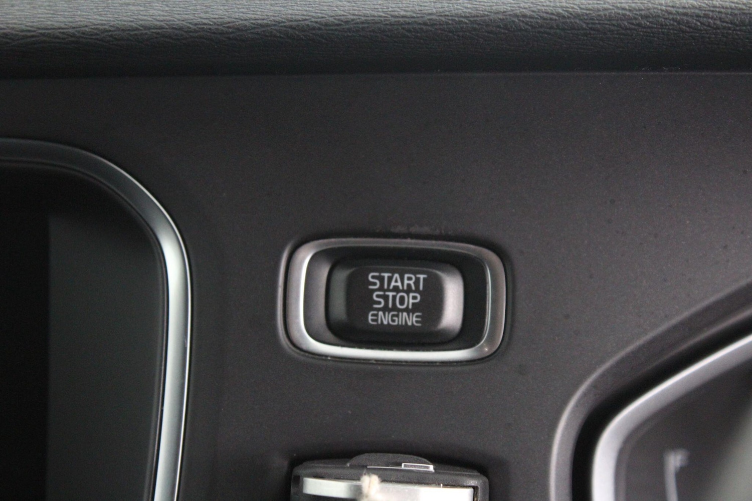 Used Volvo V40 2019 for sale - 76993618: Photo 40