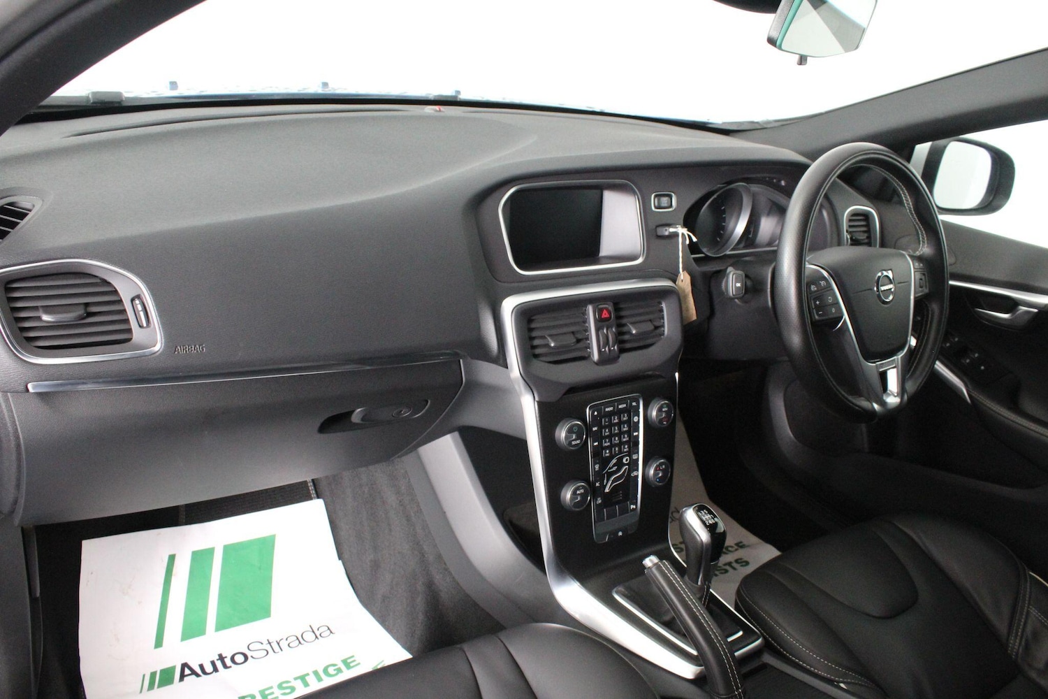 Used Volvo V40 2019 for sale - 76993618: Photo 44