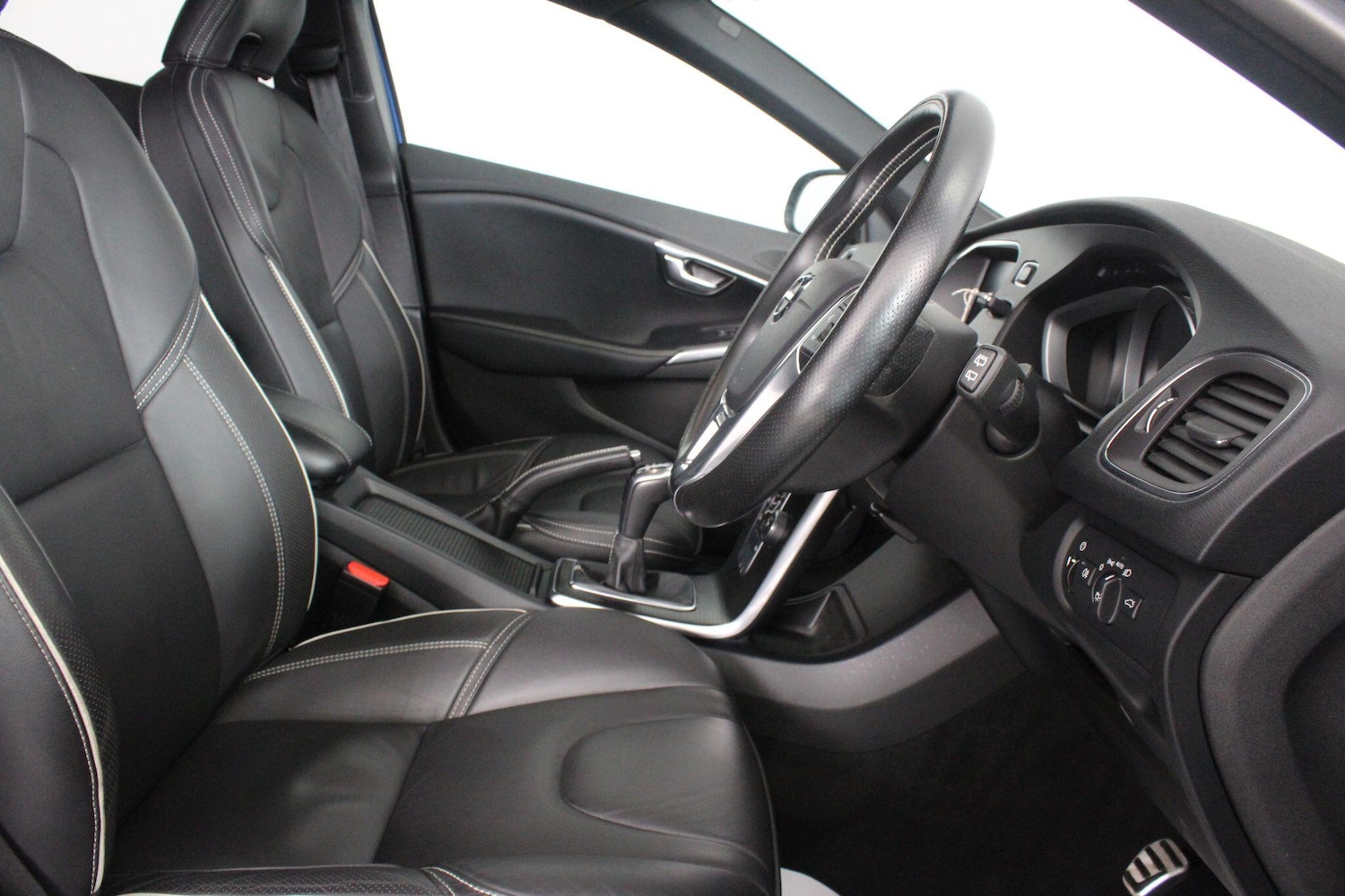 Used Volvo V40 2019 for sale - 76993618: Photo 49